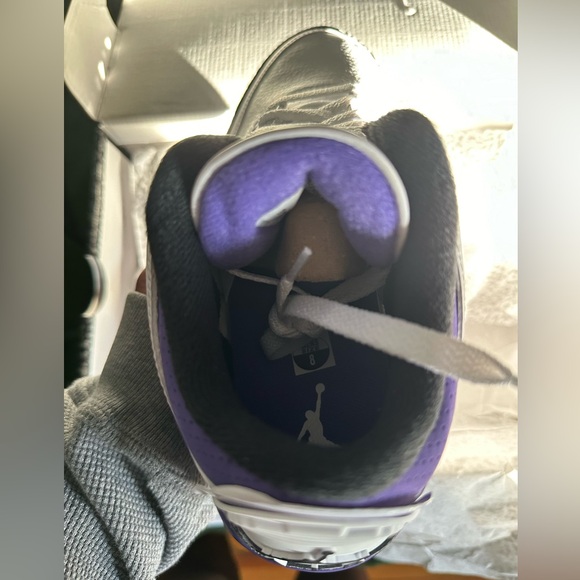 Air Jordan Retro 3s - NWB - Picture 6 of 9